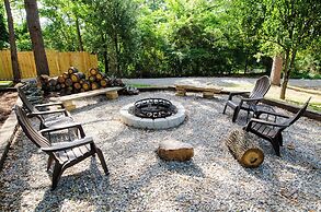 Whispering Woods Cabins & Grill
