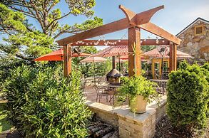 Whispering Woods Cabins & Grill