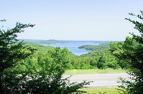 Whispering Woods Cabins & Grill