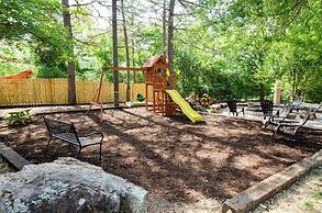 Whispering Woods Cabins & Grill