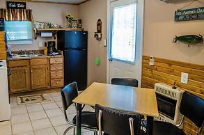 Whispering Woods Cabins & Grill