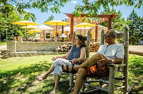 Whispering Woods Cabins & Grill
