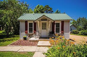 Whispering Woods Cabins & Grill