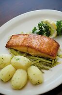 Whispering Woods Cabins & Grill