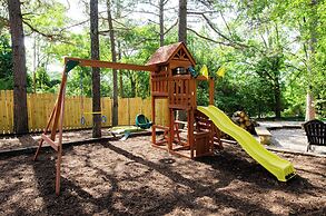 Whispering Woods Cabins & Grill