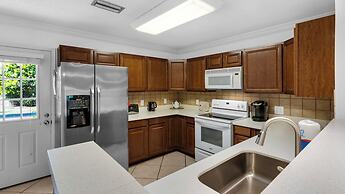 Beachside Retreat With Pools & Local Dining + Free Attraction Tickets!