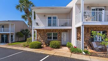 Beachside Retreat With Pools & Local Dining + Free Attraction Tickets!