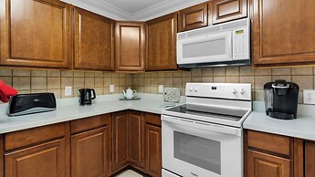 Beachside Retreat With Pools & Local Dining + Free Attraction Tickets!