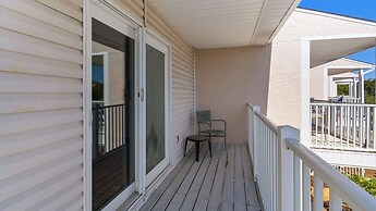 Beachside Retreat With Pools & Local Dining + Free Attraction Tickets!