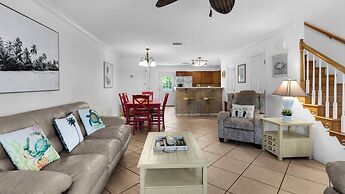 Beachside Retreat With Pools & Local Dining + Free Attraction Tickets!