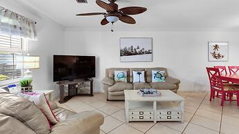 Beachside Retreat With Pools & Local Dining + Free Attraction Tickets!