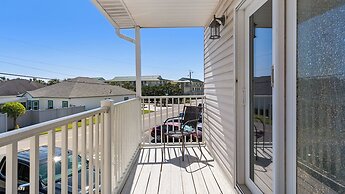 Beachside Retreat With Pools & Local Dining + Free Attraction Tickets!