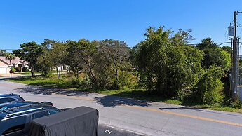 Beachside Retreat With Pools & Local Dining + Free Attraction Tickets!