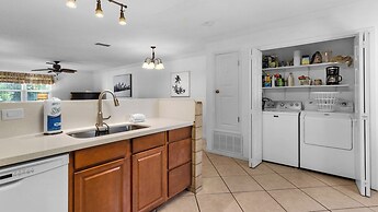 Beachside Retreat With Pools & Local Dining + Free Attraction Tickets!