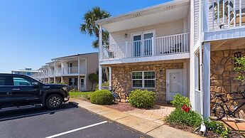 Beachside Retreat With Pools & Local Dining + Free Attraction Tickets!