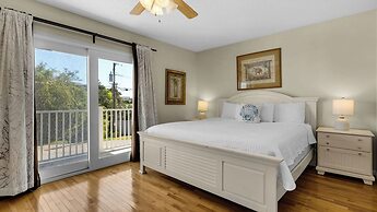 Beachside Retreat With Pools & Local Dining + Free Attraction Tickets!