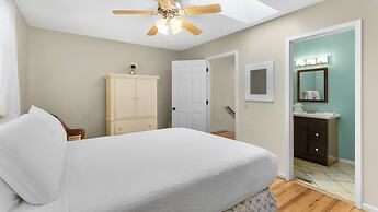 Beachside Retreat With Pools & Local Dining + Free Attraction Tickets!