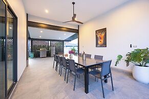 Villa Waree minutes to City and Beach