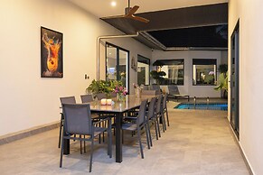 Villa Waree minutes to City and Beach