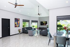 Villa Waree minutes to City and Beach