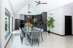 Villa Waree minutes to City and Beach