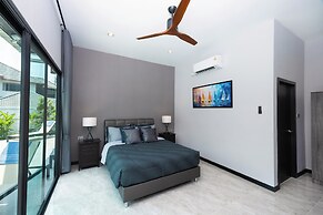 Villa Waree minutes to City and Beach