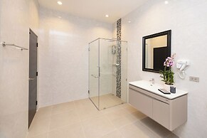 Villa Waree minutes to City and Beach