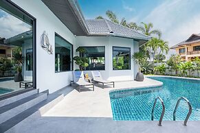 Villa Waree minutes to City and Beach