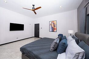 Villa Waree minutes to City and Beach