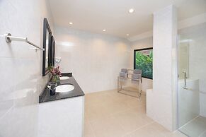 Villa Waree minutes to City and Beach