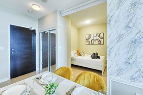 RivetStays - The Parade 2