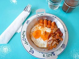 Happy Live Quest Hotel