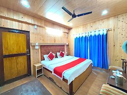 Hotel Chinar Lake View Near Mall Road