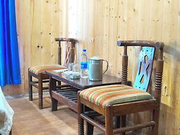 Hotel Chinar Lake View Near Mall Road