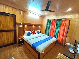 Hotel Chinar Lake View Near Mall Road