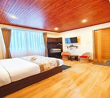 Aurora The Mall Darjeeling