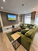 Monthly Stay 3 bed Bike Store Contractors