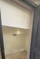 Monthly Stay 3 bed Bike Store Contractors