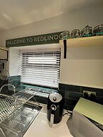 Monthly Stay 3 bed Bike Store Contractors