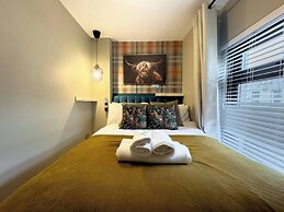 Monthly Stay 3 bed Bike Store Contractors