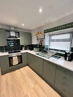 Monthly Stay 3 bed Bike Store Contractors
