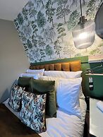 Monthly Stay 3 bed Bike Store Contractors