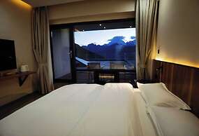 Wake UP IN SNOW MOUNTAIN