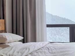 Wake UP IN SNOW MOUNTAIN
