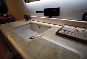 Wake UP IN SNOW MOUNTAIN