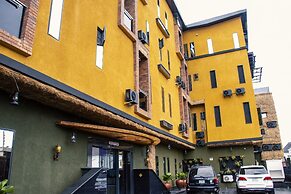 American Court Hotels