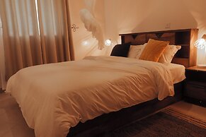 Spacious 4-bedroom with a pool