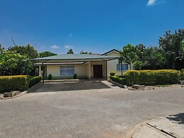 Spacious 4-bedroom with a pool