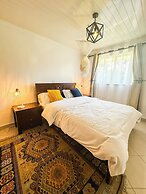 Spacious 4-bedroom with a pool