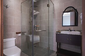 Lumina Dalat Premium hotel